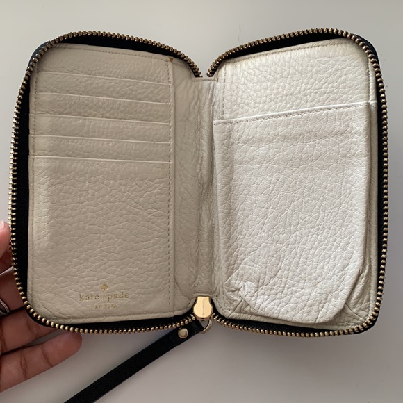 Kate Spade Wristlet - Picture 3 of 3